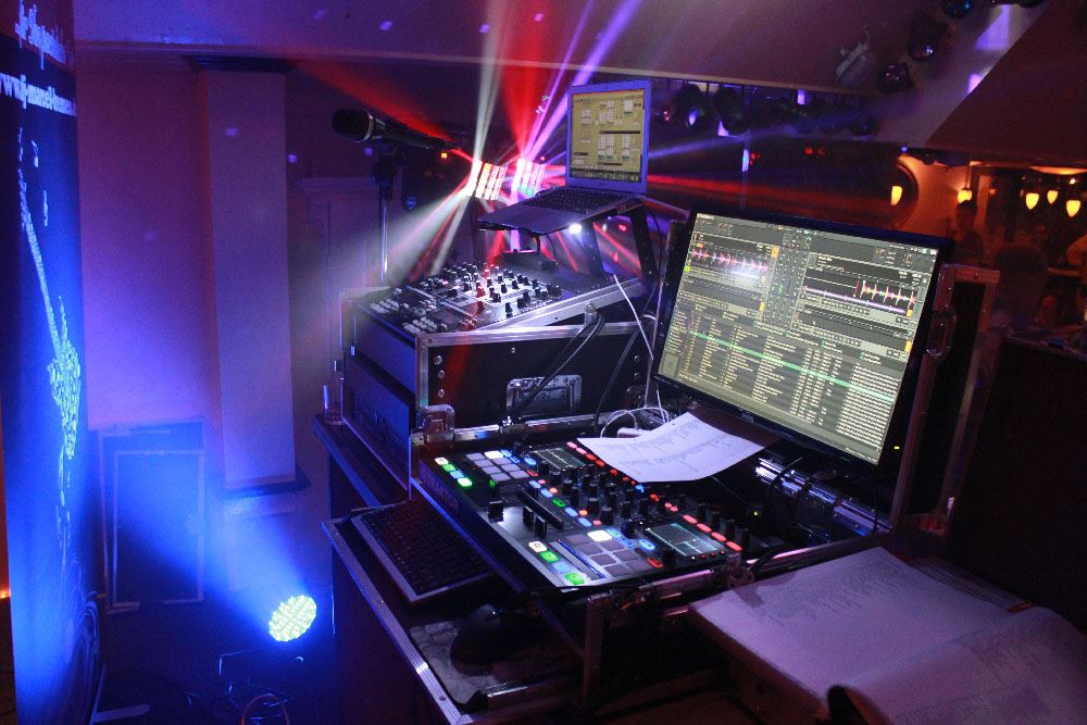 DJ Bremen Arbeitsplatz